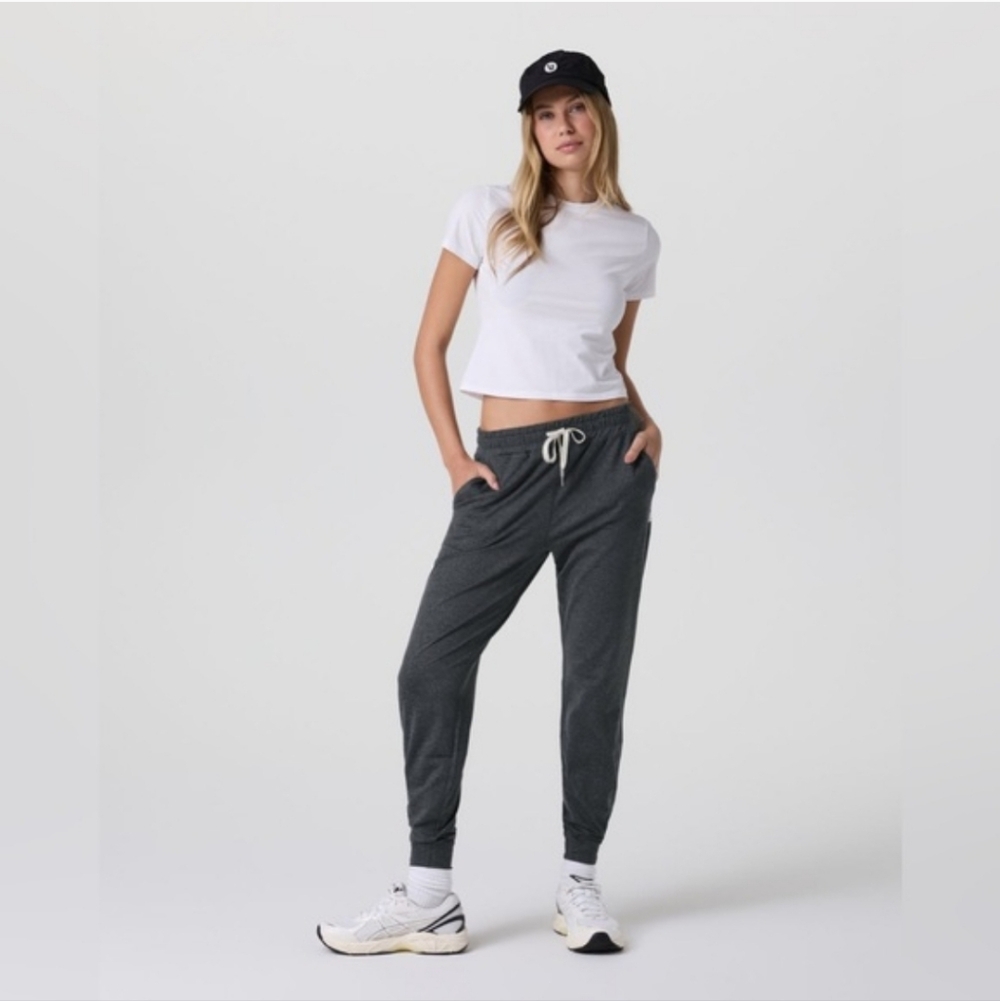 Vuori Performance Dreamknit Jogger Size L in Charcoal Heather